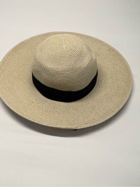 Solar Escape Wide Brim Straw Sun Hat - UPF 50+ Protection - Like New!